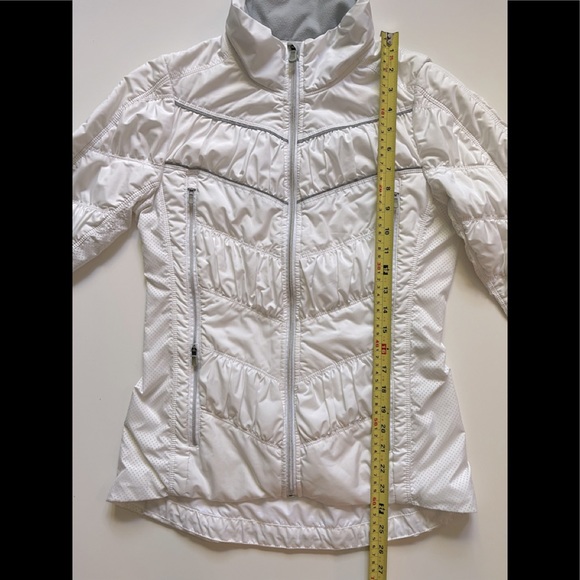 Rare Lululemon White Outward Bound Jacket Sz 4 - Picture 8 of 13